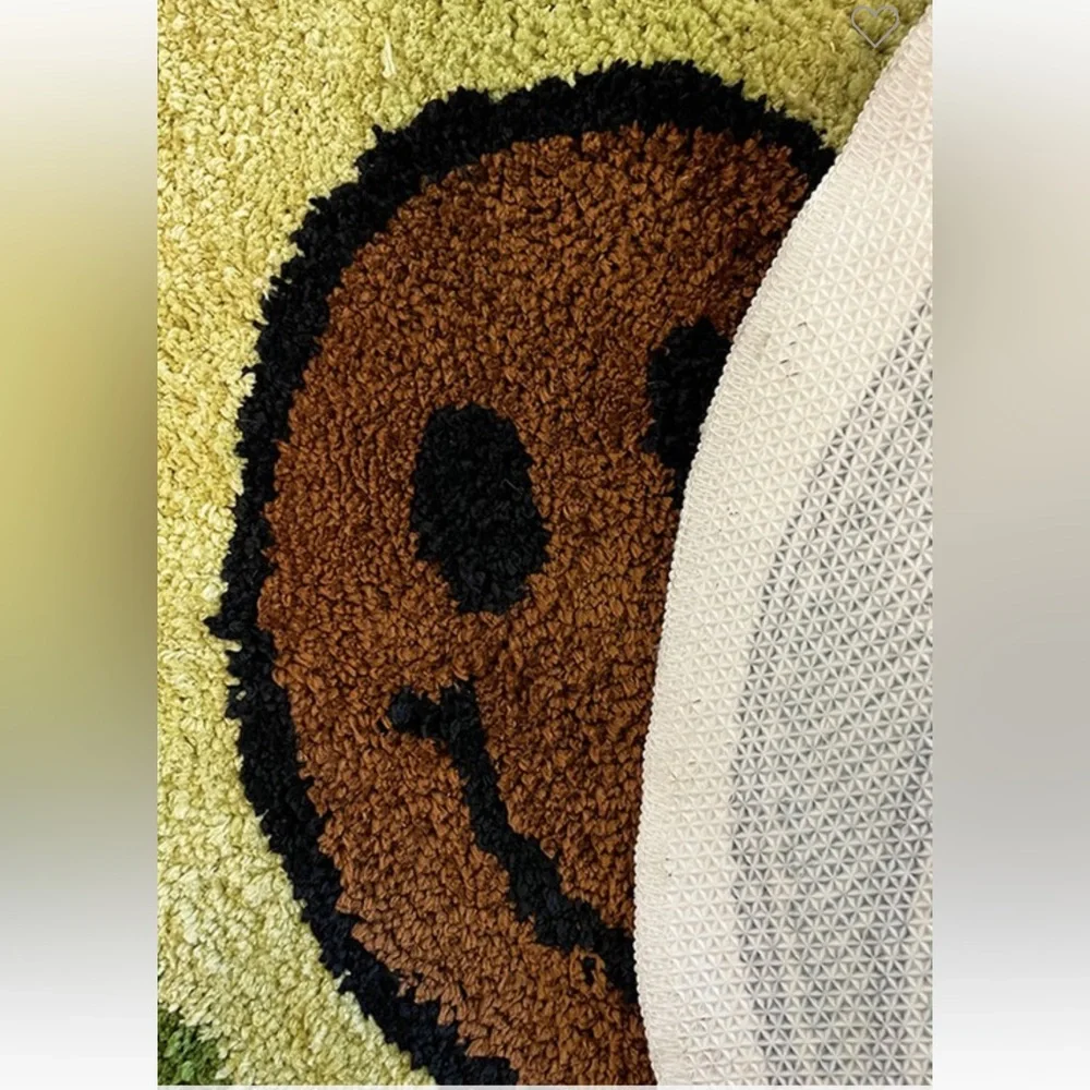 Avocado Rug - Picture 2 of 2